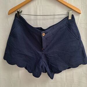 Lilly Pulitzer Buttercup Scalloped Shorts Navy Blue Seersucker Size 10